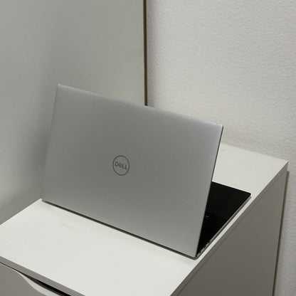 Dell XPS 15 9500 Intel Core i7-10750H, 16GB RAM, 1000GB RAM, GTX1650Ti