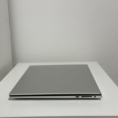 Dell XPS 15 9500 Intel Core i7-10750H, 16GB RAM, 1000GB RAM, GTX1650Ti