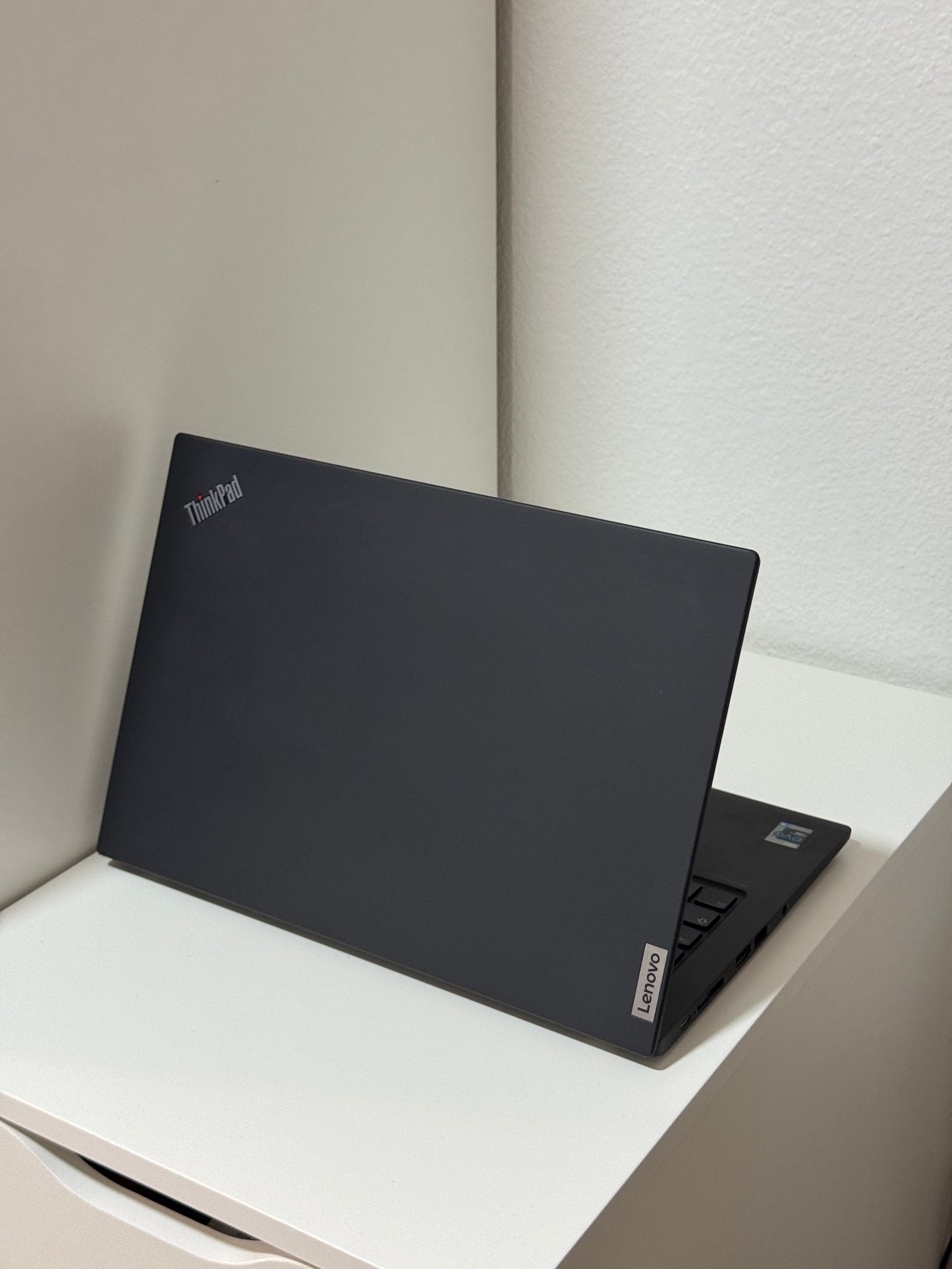 Lenovo Thinkpad T14s Gen2, i5-11th, 16GB RAM, 256GB SSD